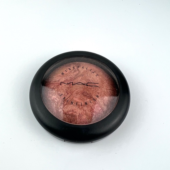 MAC Cosmetics Other - MAC Mineralize Skin Finish VINTAGE Northern Light